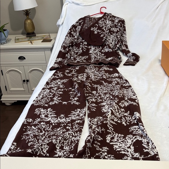 SHEIN Curve 1XL Brown and White sweater set - Picture 2 of 4